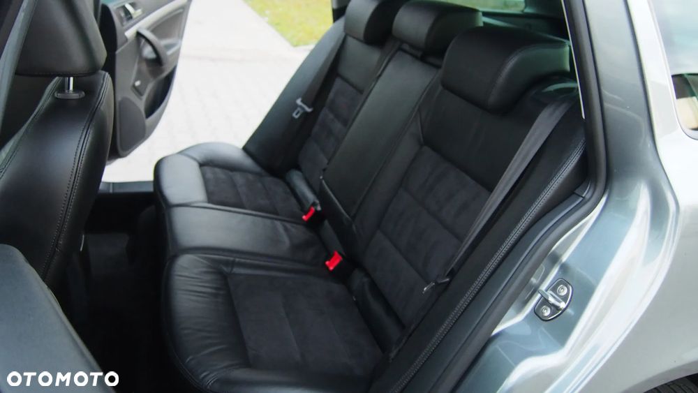 Skoda Octavia Combi 2.0 TDI DPF 4x4 DSG Elegance - 23