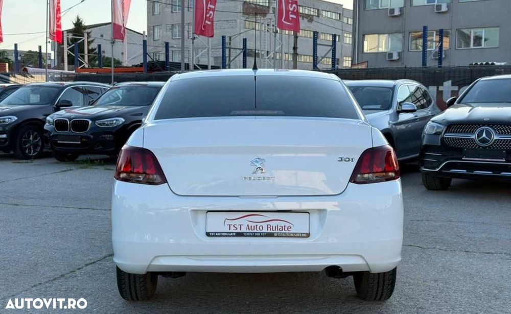 Peugeot 301 - 8