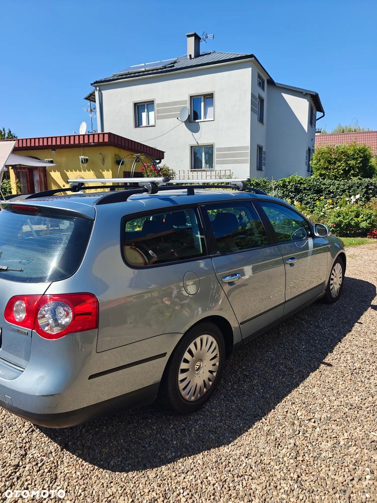 Volkswagen Passat 2.0 TDI DPF BlueMot Trendline - 11