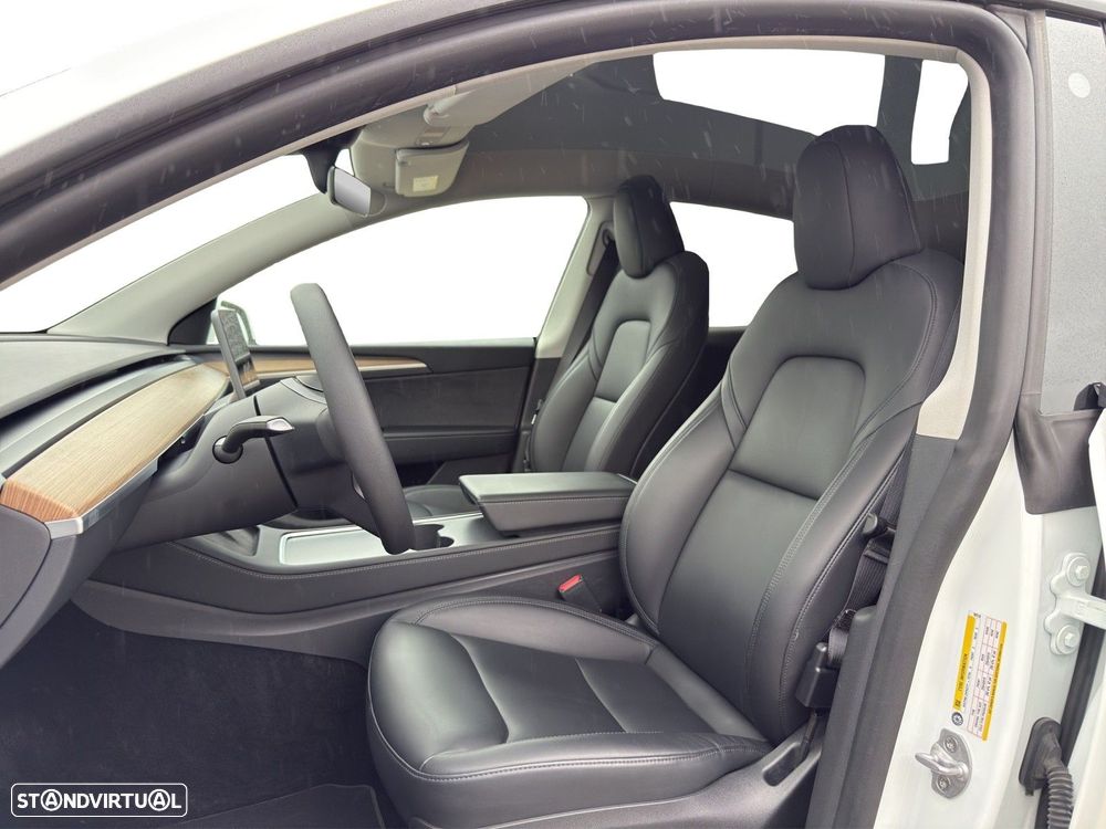 Tesla Model Y Long Range Dual Motor AWD - 11