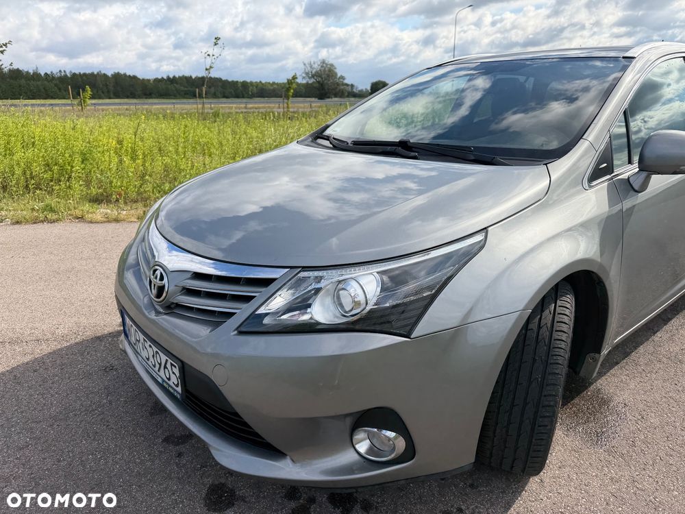 Toyota Avensis 2.0 D-4D Edition (2014) - 19