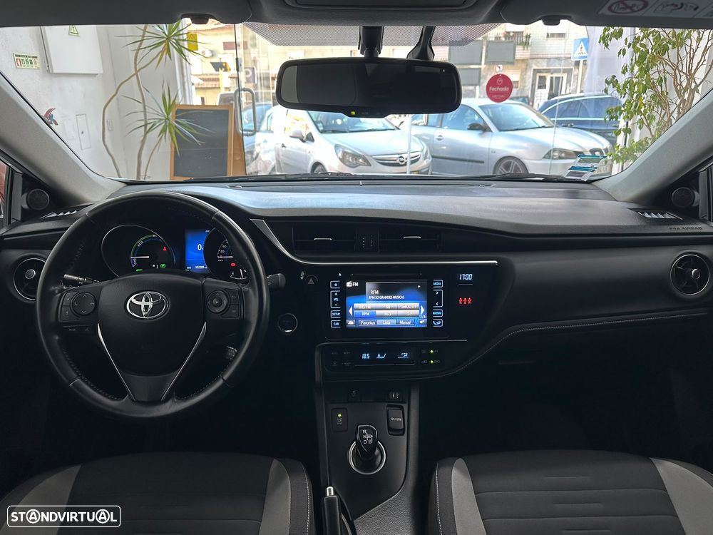 Toyota Auris 1.8 HSD Comfort +P.Sport+Navi - 28