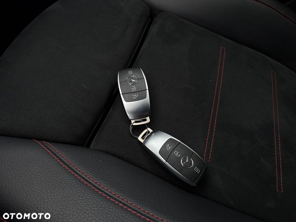 Mercedes-Benz CLA 220 4-Matic AMG Line 7G-DCT - 38