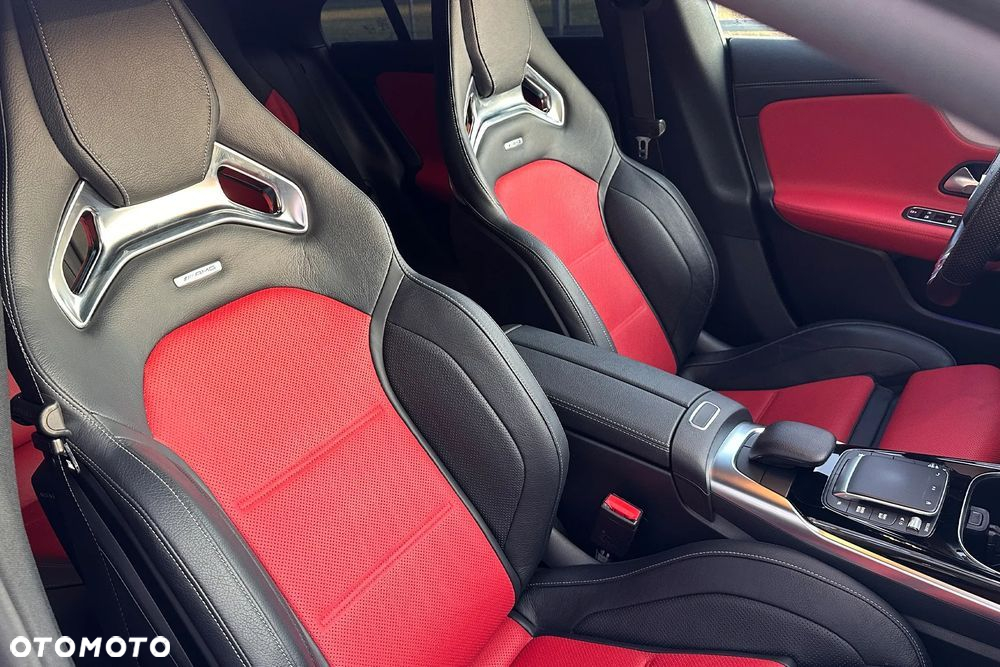 Mercedes-Benz CLA AMG 45 4-Matic 8G-DCT - 33