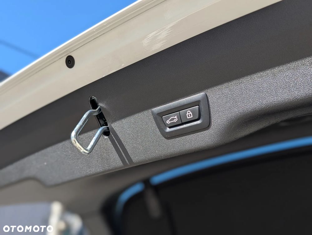 BMW 6GT 630i Luxury Line - 32