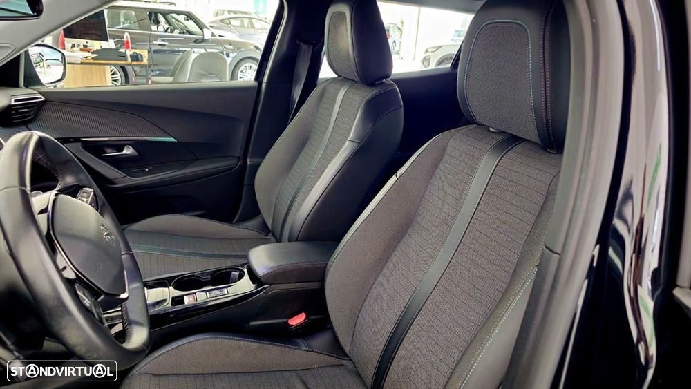 Peugeot e-2008 Allure - 24