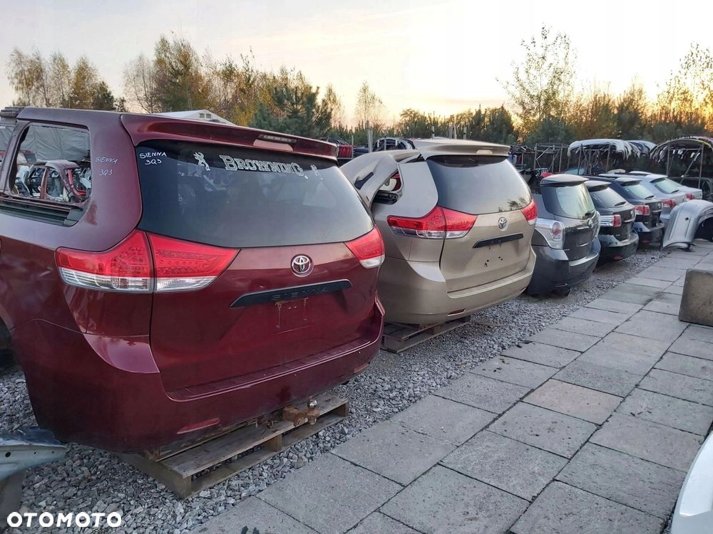 TOYOTA Sienna XL30 11-20r DVD ekran telewizor podsufitki wyświetlacz - 8