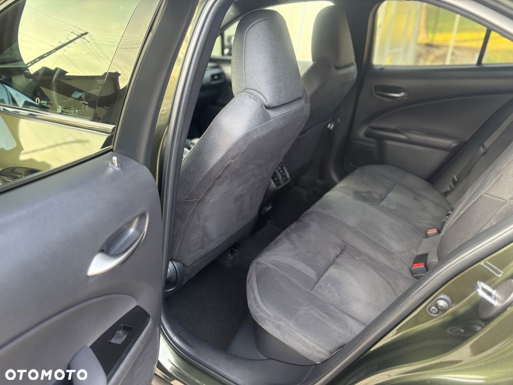 Lexus UX 250h Prestige 2WD - 23