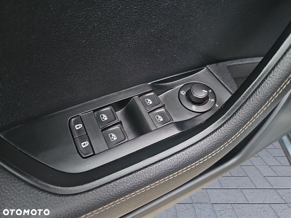 Skoda Superb 2.0 TDI SCR 4x4 Scout DSG - 16