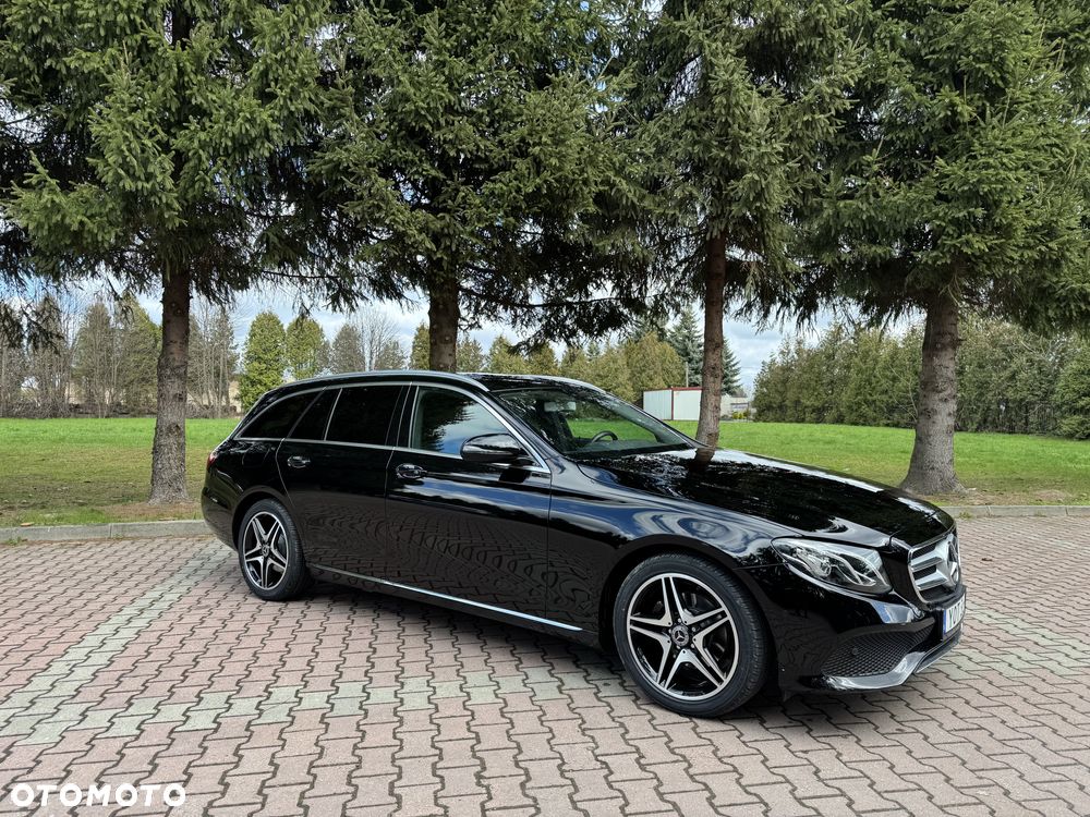 Mercedes-Benz Klasa E 220 d 4Matic T 9G-TRONIC Avantgarde - 1
