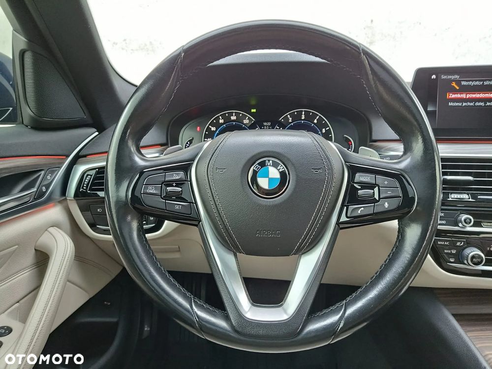 BMW Seria 5 530i Sport Line sport - 14