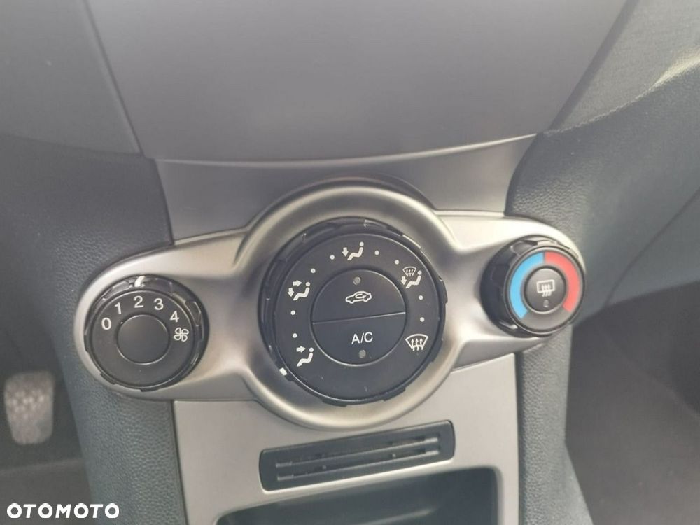 Ford Fiesta - 13