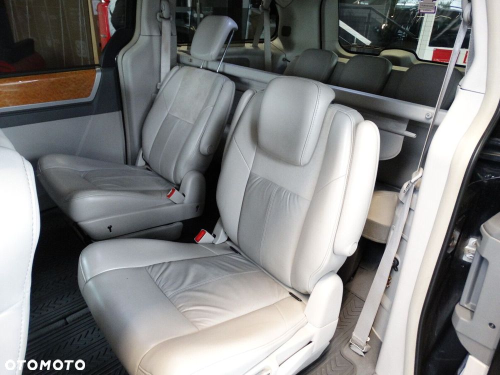 Chrysler Grand Voyager - 35