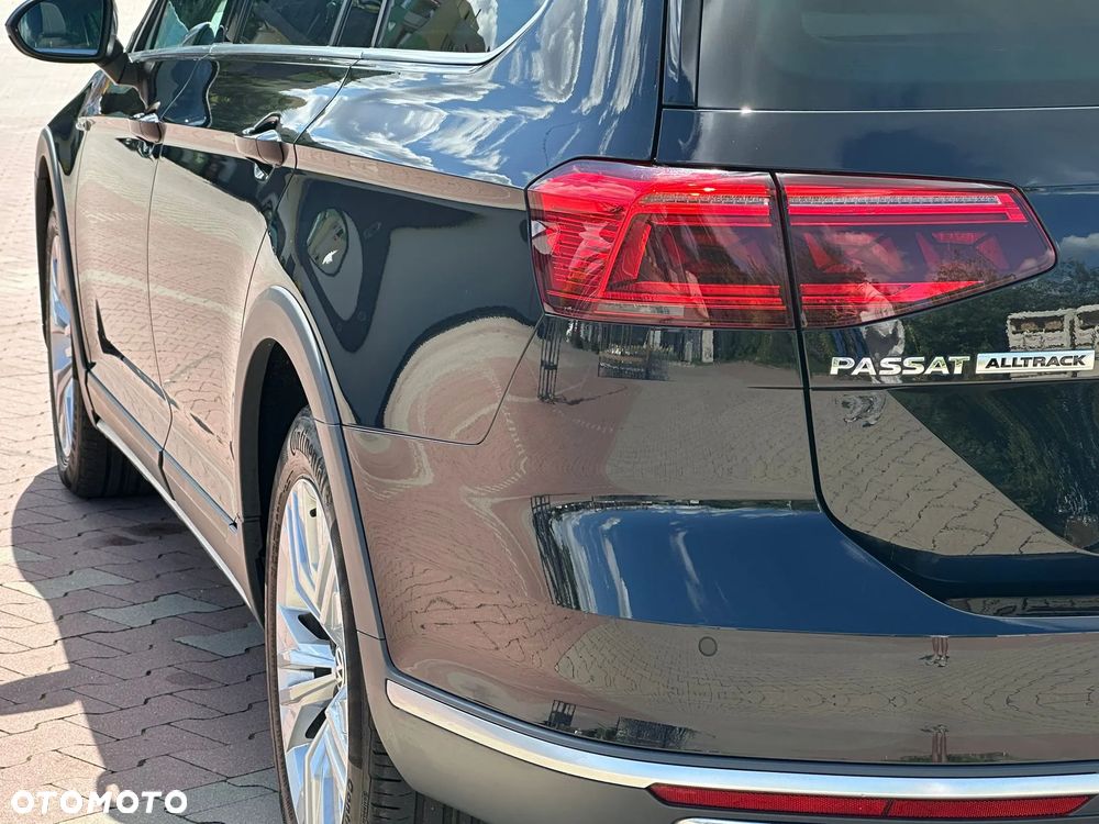 Volkswagen Passat Alltrack 2.0 TDI SCR DSG 4Motion - 11