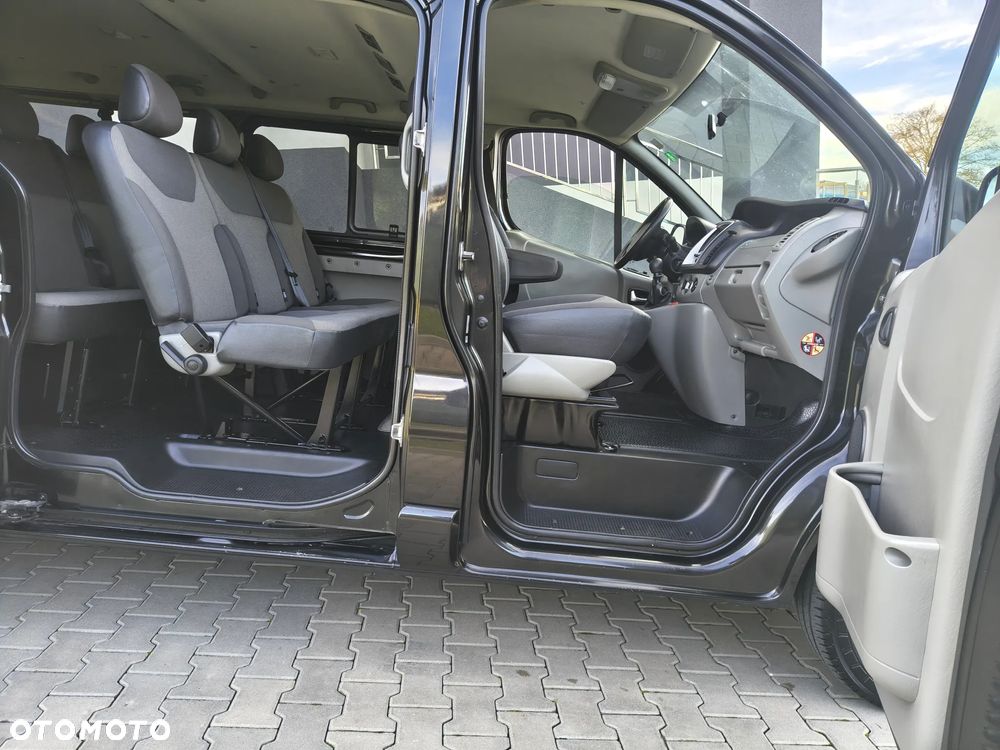 Renault Trafic Grand Passenger Black Edition - 7