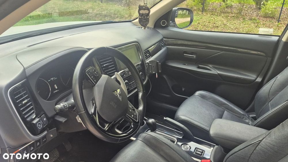 Mitsubishi Outlander 2.0 Instyle Navi 4WD CVT - 5