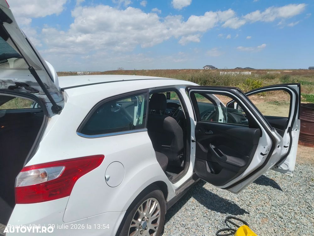 Ford Focus 1.6 TDCI DPF Titanium - 9