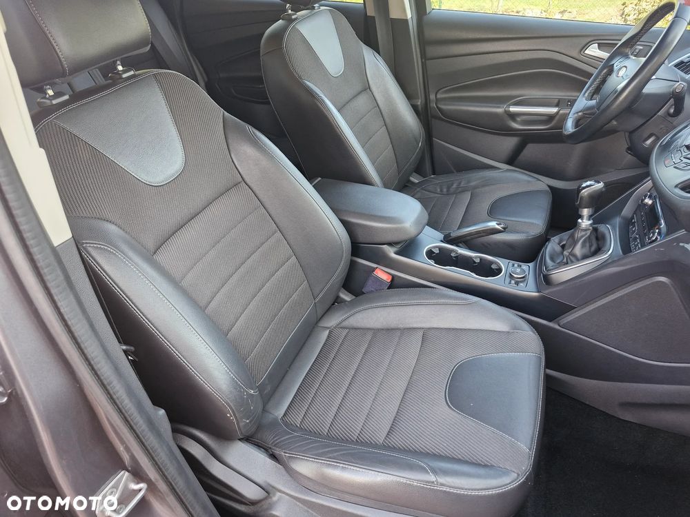 Ford Kuga 2.0 TDCi 2x4 Titanium - 18