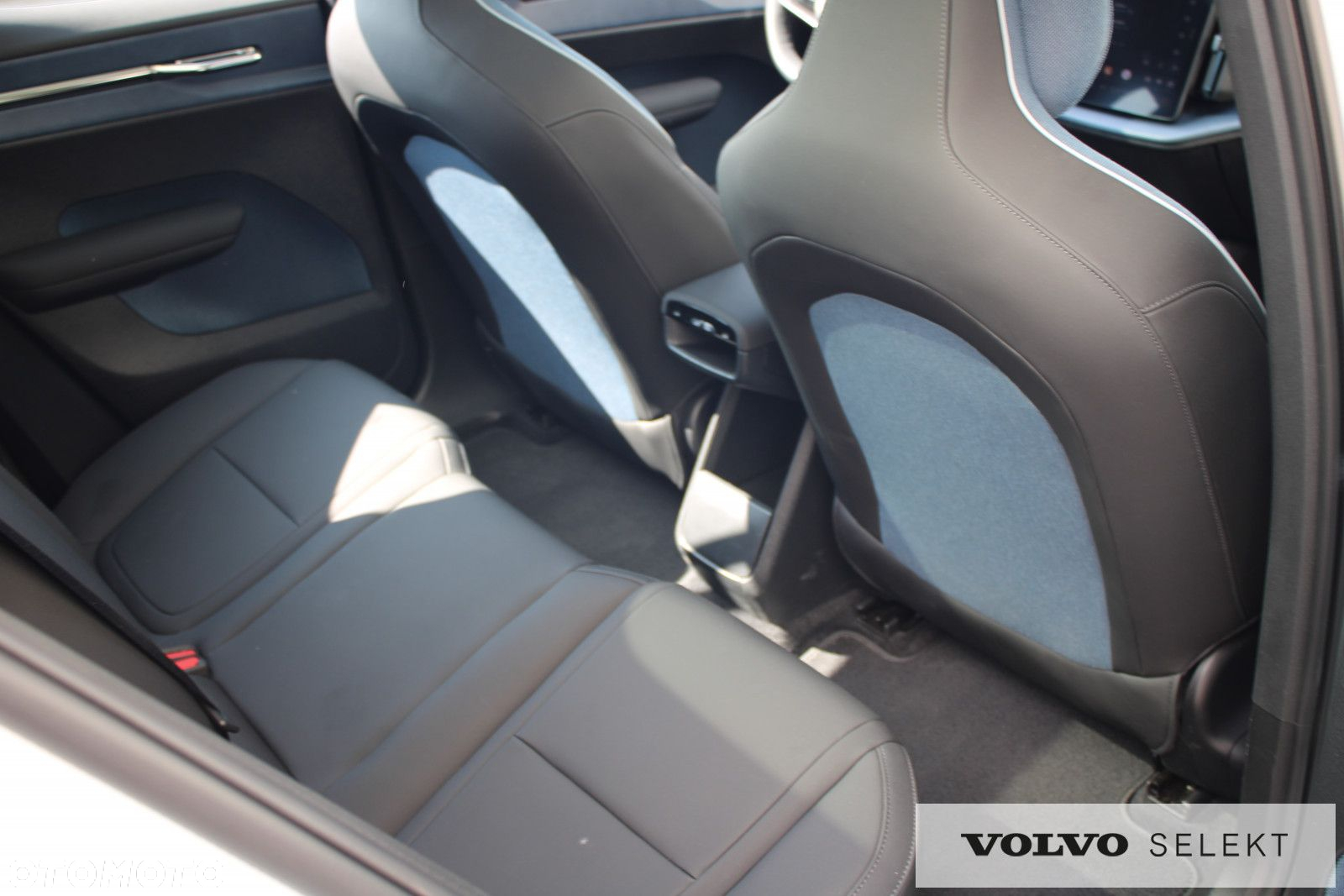 Volvo EX30 - 12