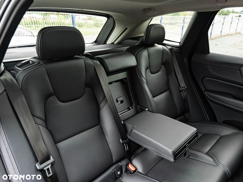 Volvo XC 60 B4 D Plus Bright - 26