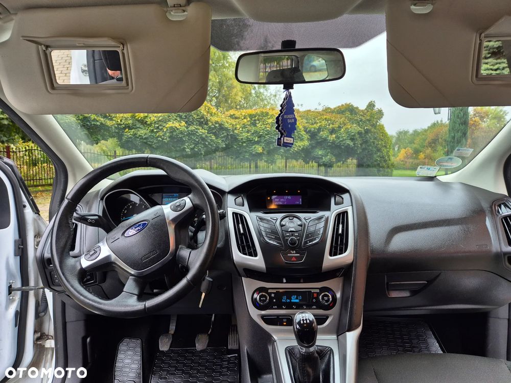 Ford Focus 1.0 EcoBoost Titanium - 24