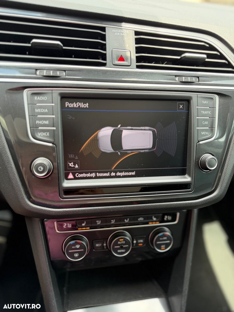 Volkswagen Tiguan - 11