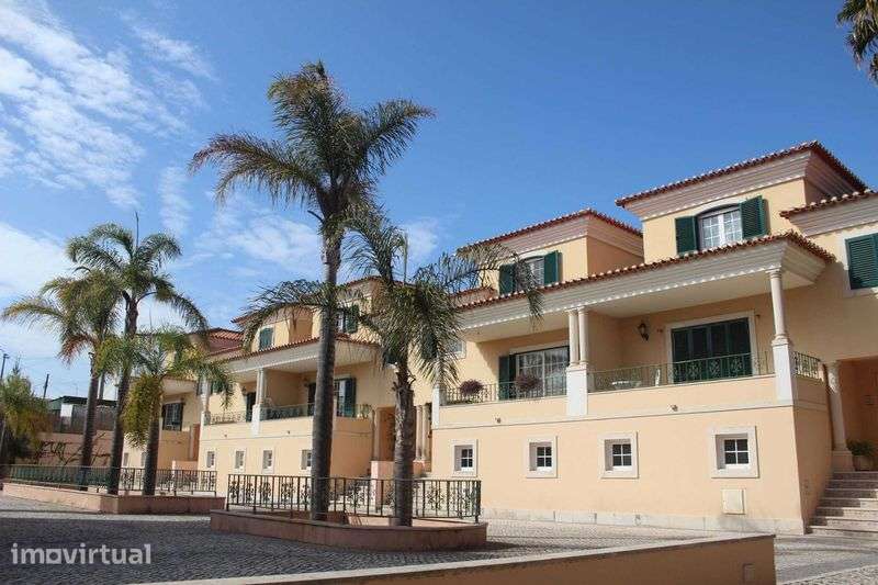 Arrendamento Moradia T4+2 em Condomínio Fechado com Piscina - Grande imagem: 4/12