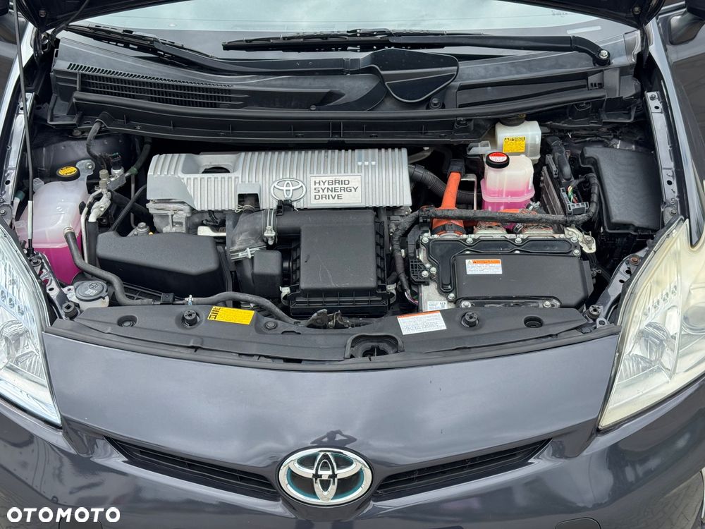 Toyota Prius Hybrid - 11