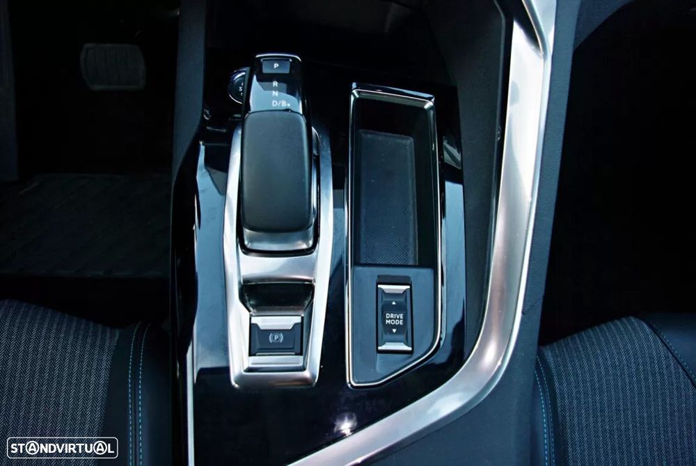 Peugeot 3008 1.6 Hybrid Allure Pack e-EAT8 - 37