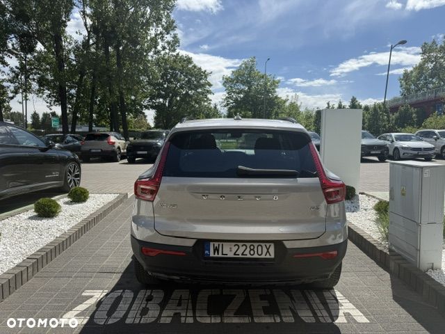 Volvo XC 40 B3 Plus Dark - 35