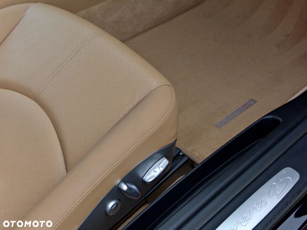 Porsche 911 Carrera 4 S Tiptronic - 24