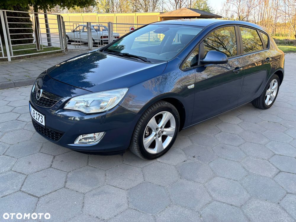 Opel Astra 1.6 Design Edition - 3