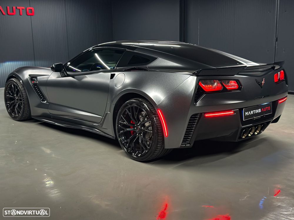 Chevrolet Corvette - 21