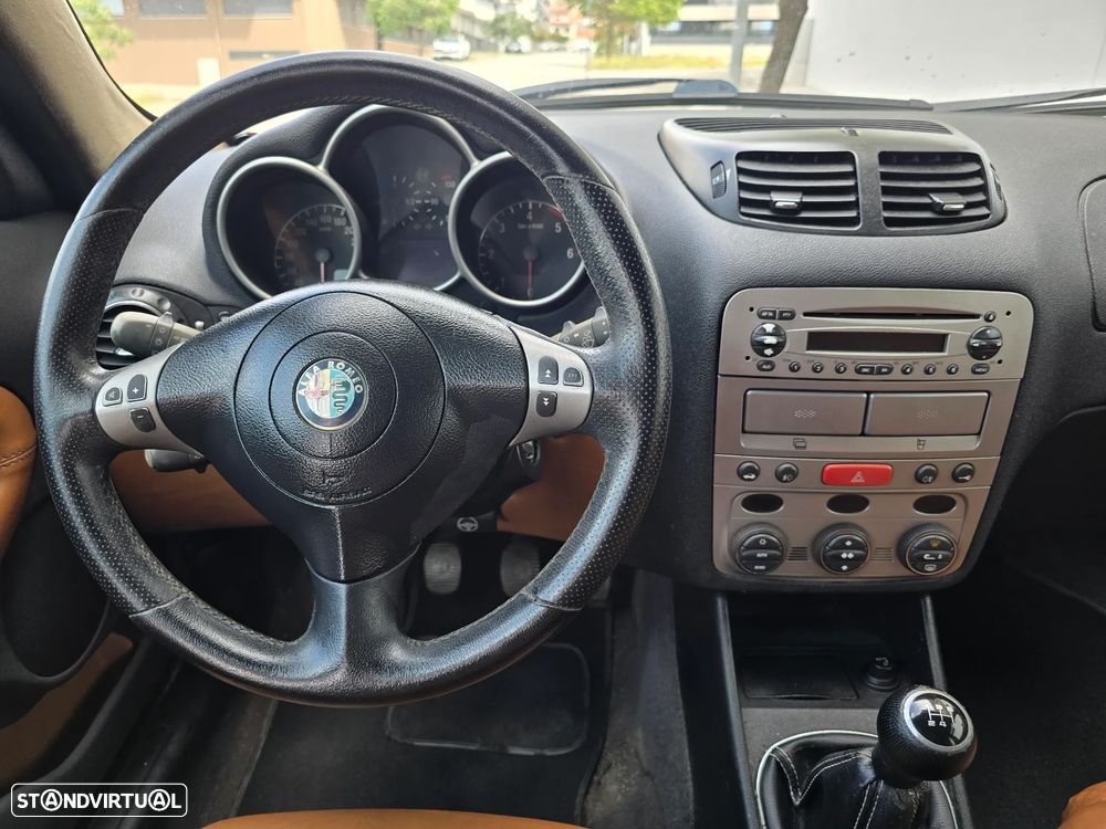 Alfa Romeo 147 1.9 JTD Plus - 30