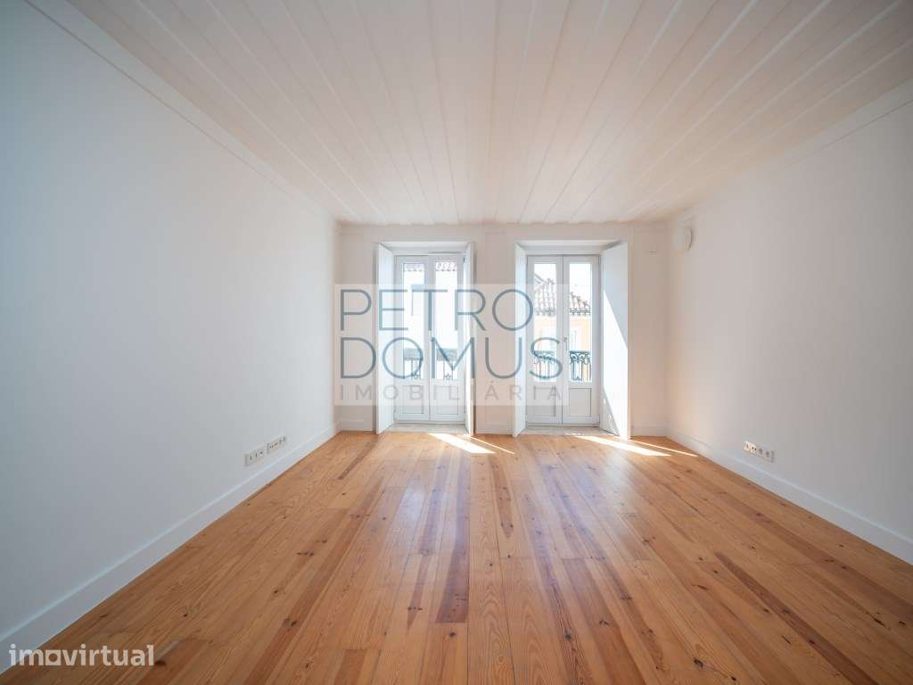 T1 RUA DO PARAÍSO TOTALMENTE REMODELADO POR ARQUITECTO - VISTA RIO - Grande imagem: 3/22