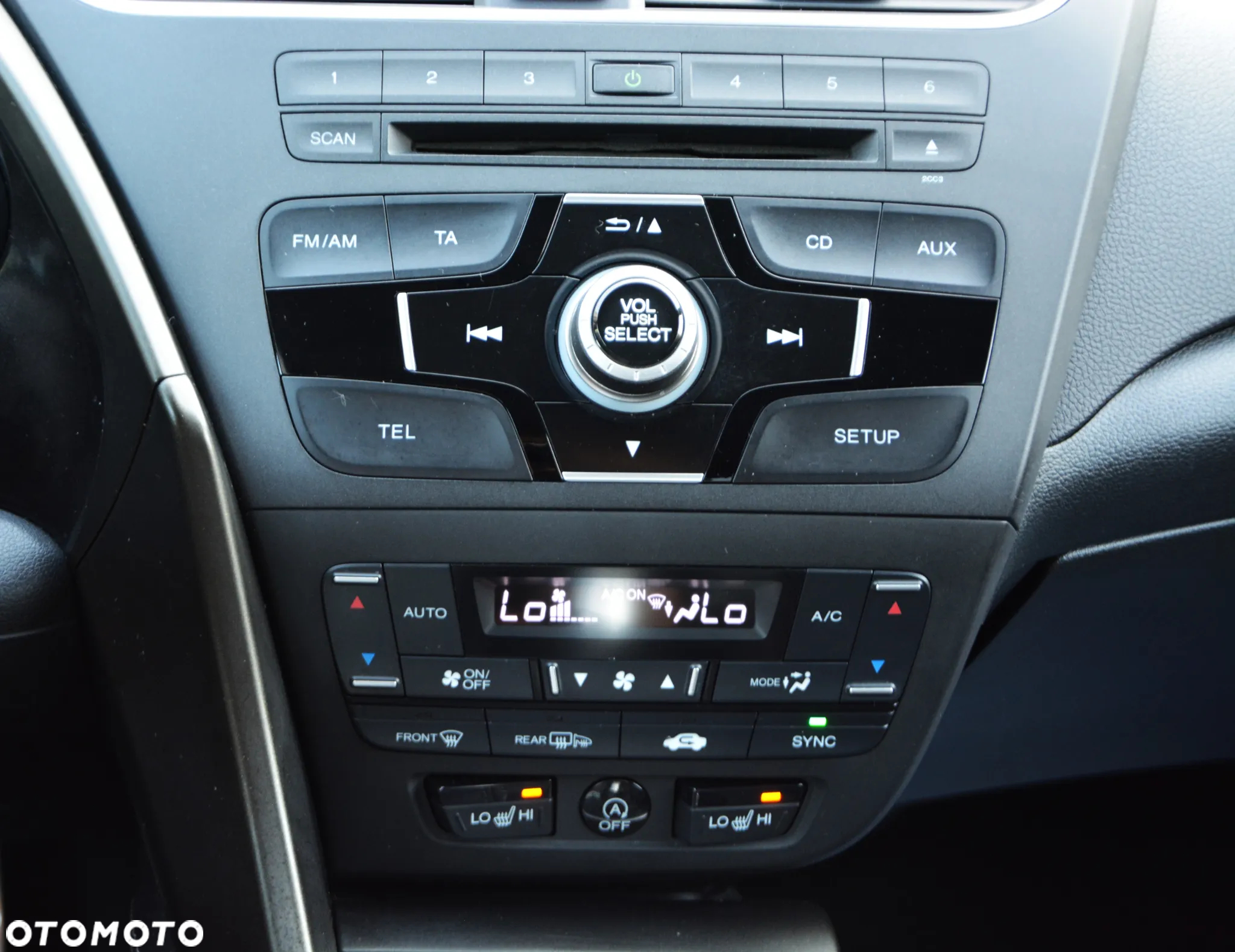Honda Civic 1.8 i-VTEC Comfort Black Edition - 34
