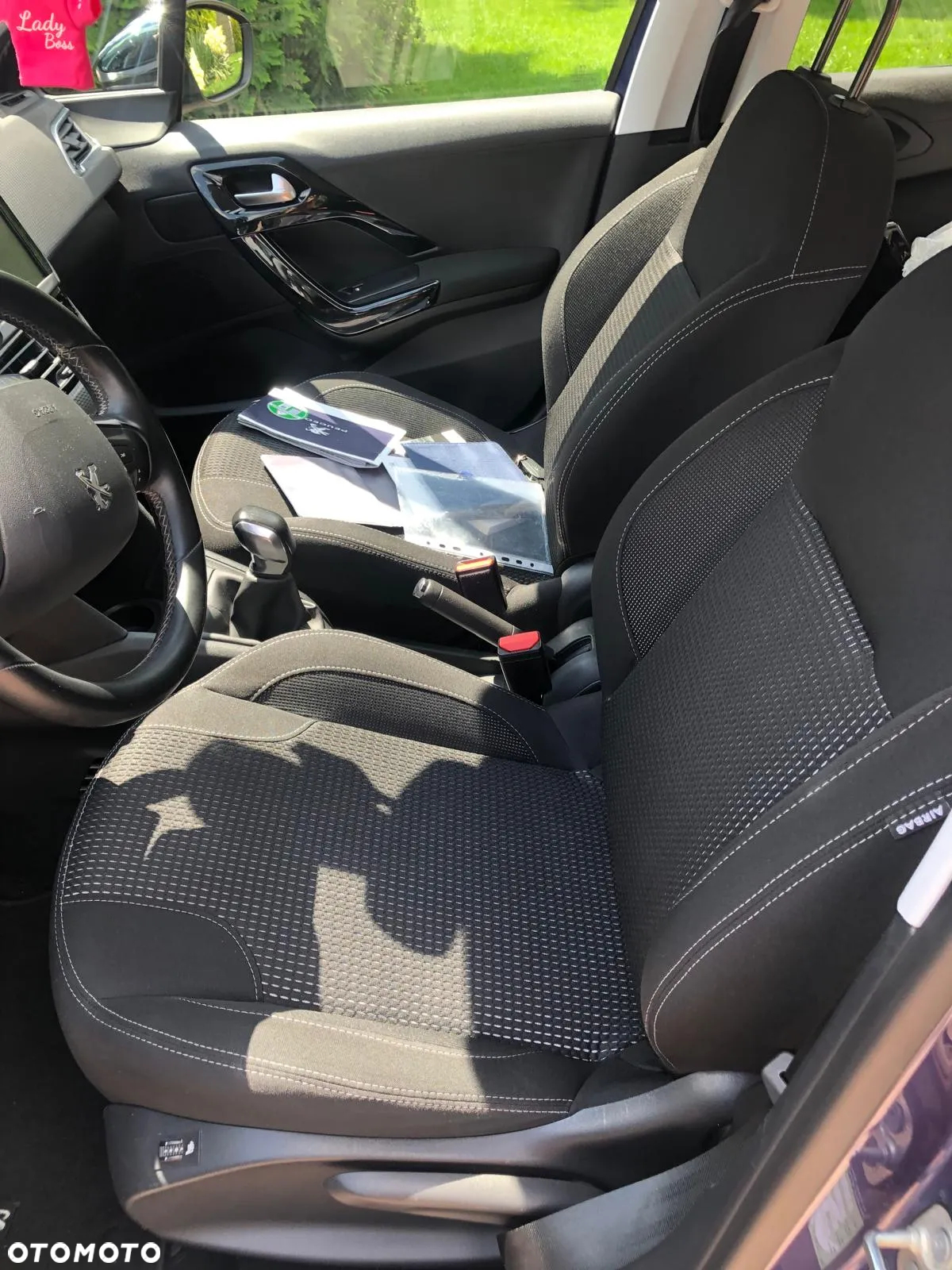 Peugeot 208 - 28