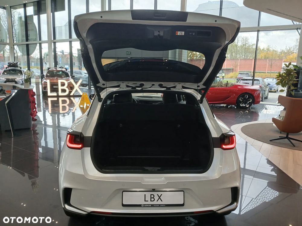 Lexus LBX 1.5 Hybrid Cool - 8