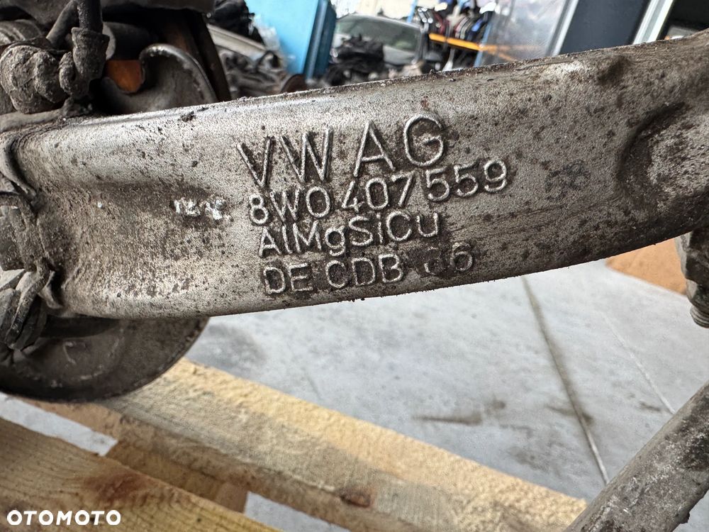 ZWROTNICA LEWA WAHACZ AMORTYZATOR AUDI A4 B9 A5 8W 8W0407559 - 6