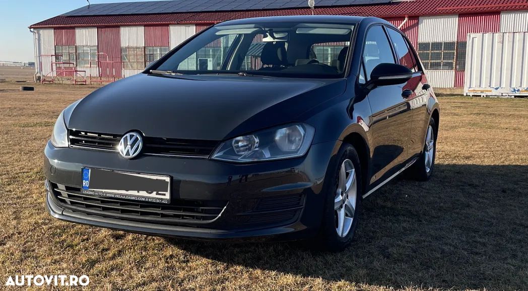 Volkswagen Golf - 1