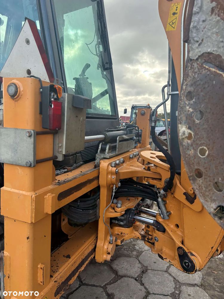 Case 695ST - 5