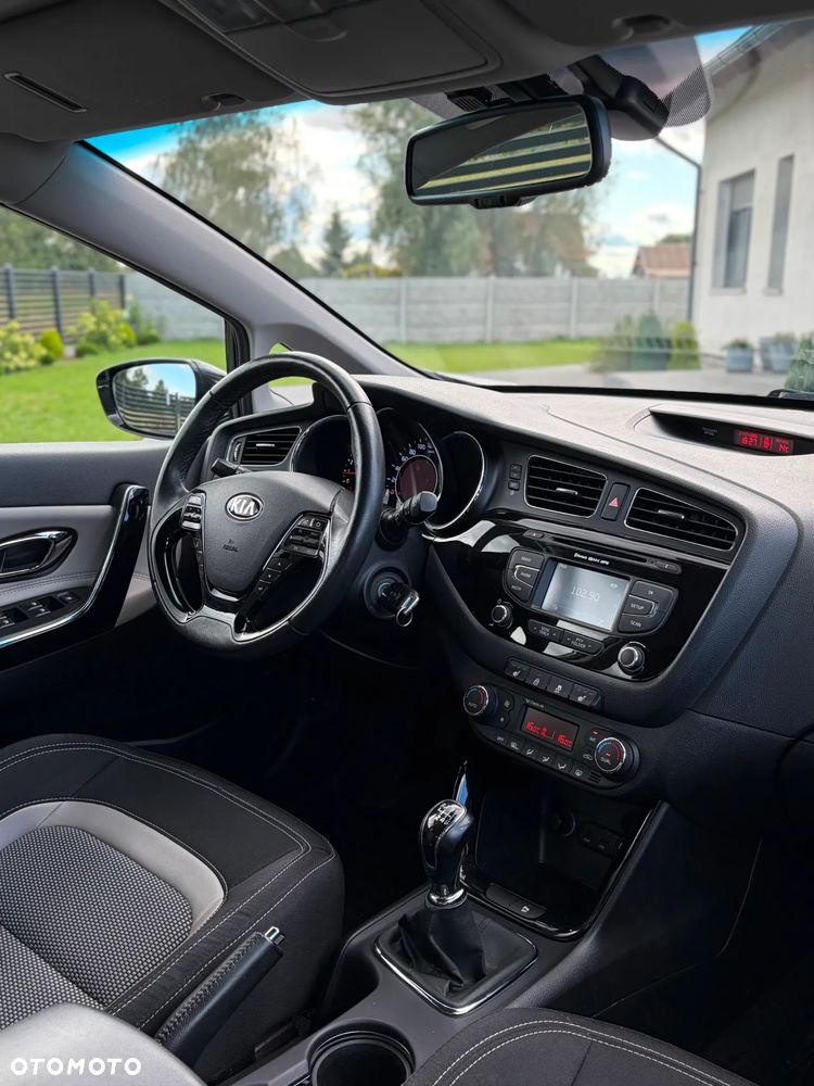 Kia Ceed 1.6 CRDi 128 ISG Edition 7 - 36