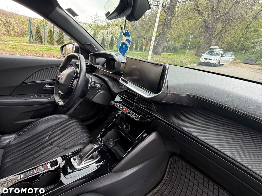 Peugeot 2008 PureTech 155 EAT8 GT - 22