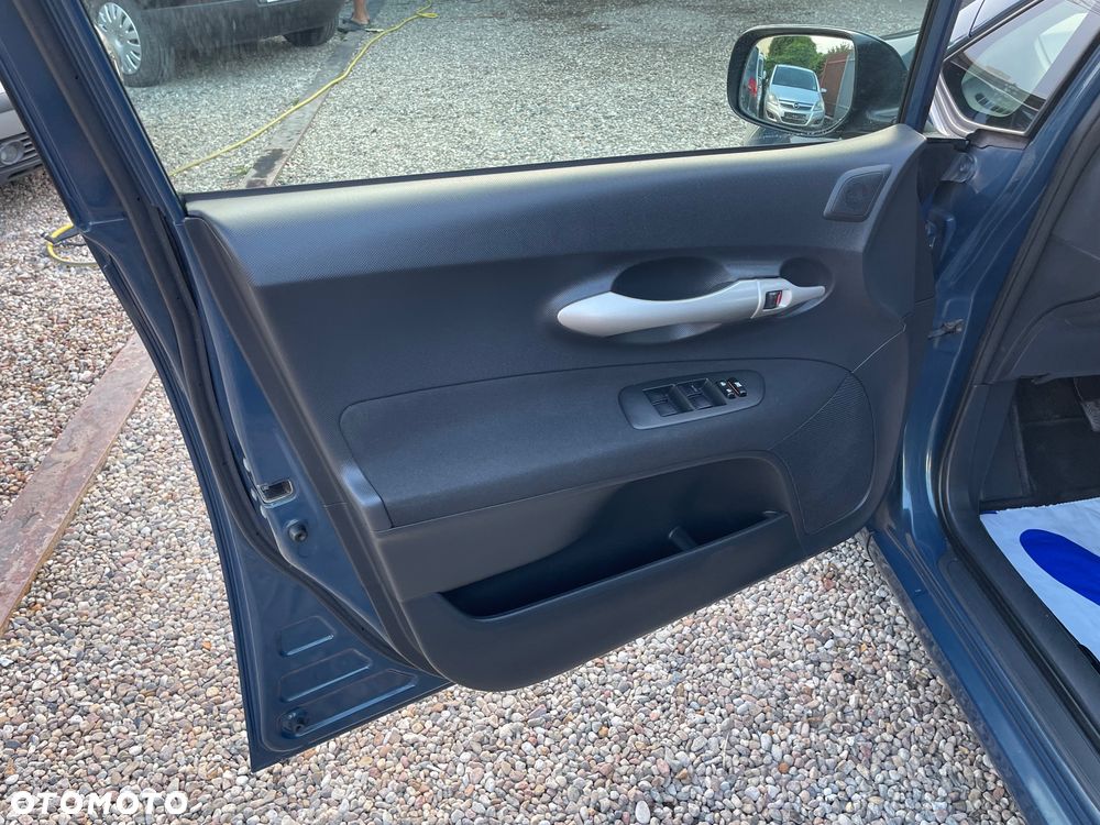 Toyota Auris 2.0 D-4D - 11