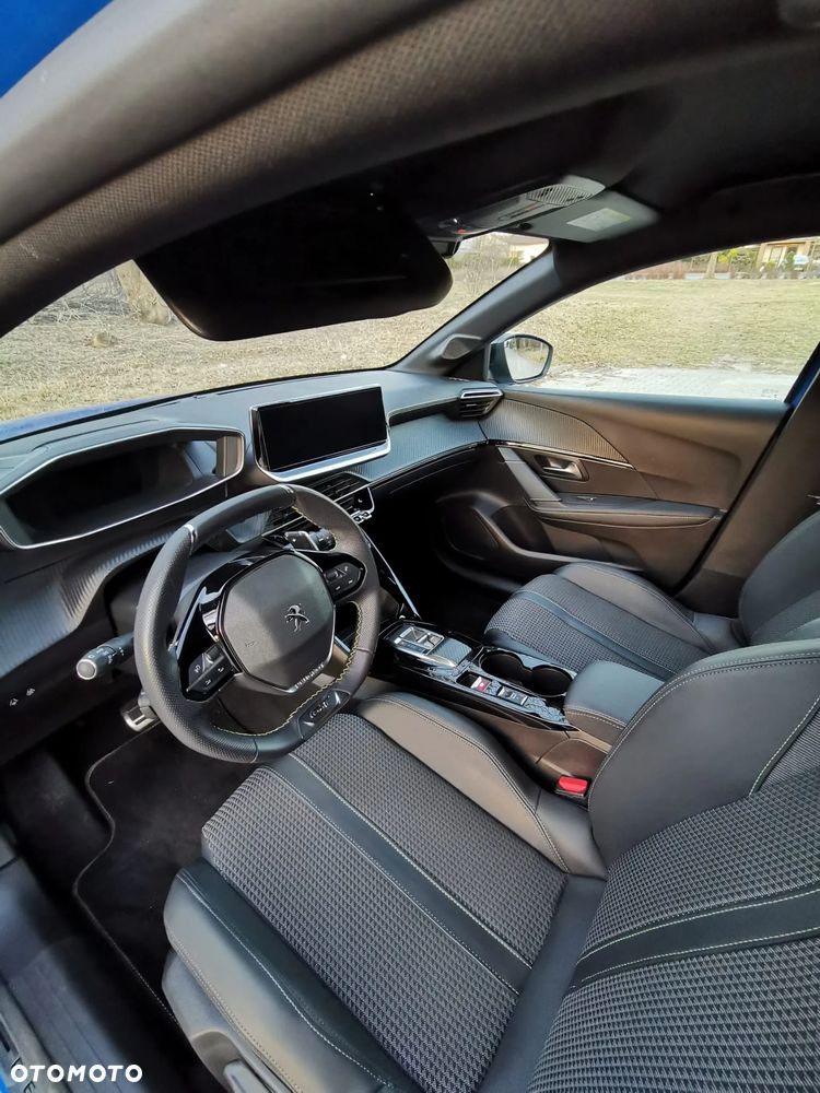 Peugeot 208 - 27