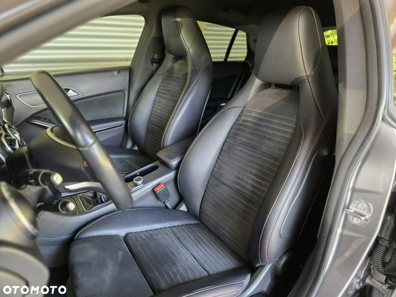 Mercedes-Benz CLA 200 AMG Line - 13