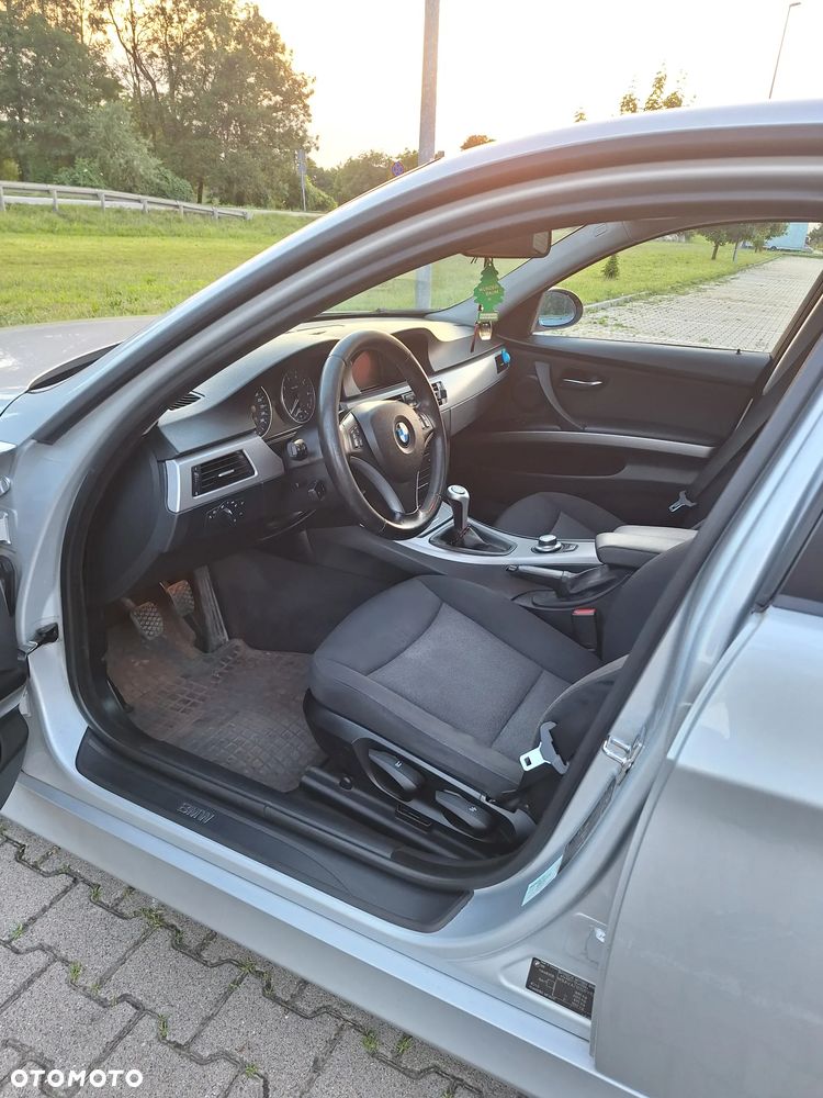 BMW Seria 3 320i - 12