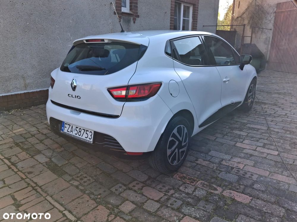 Renault Clio 1.2 16V 75 Life - 15