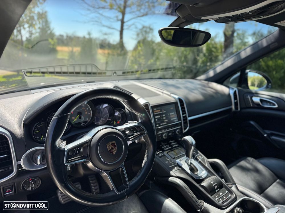 Porsche Cayenne S - 4