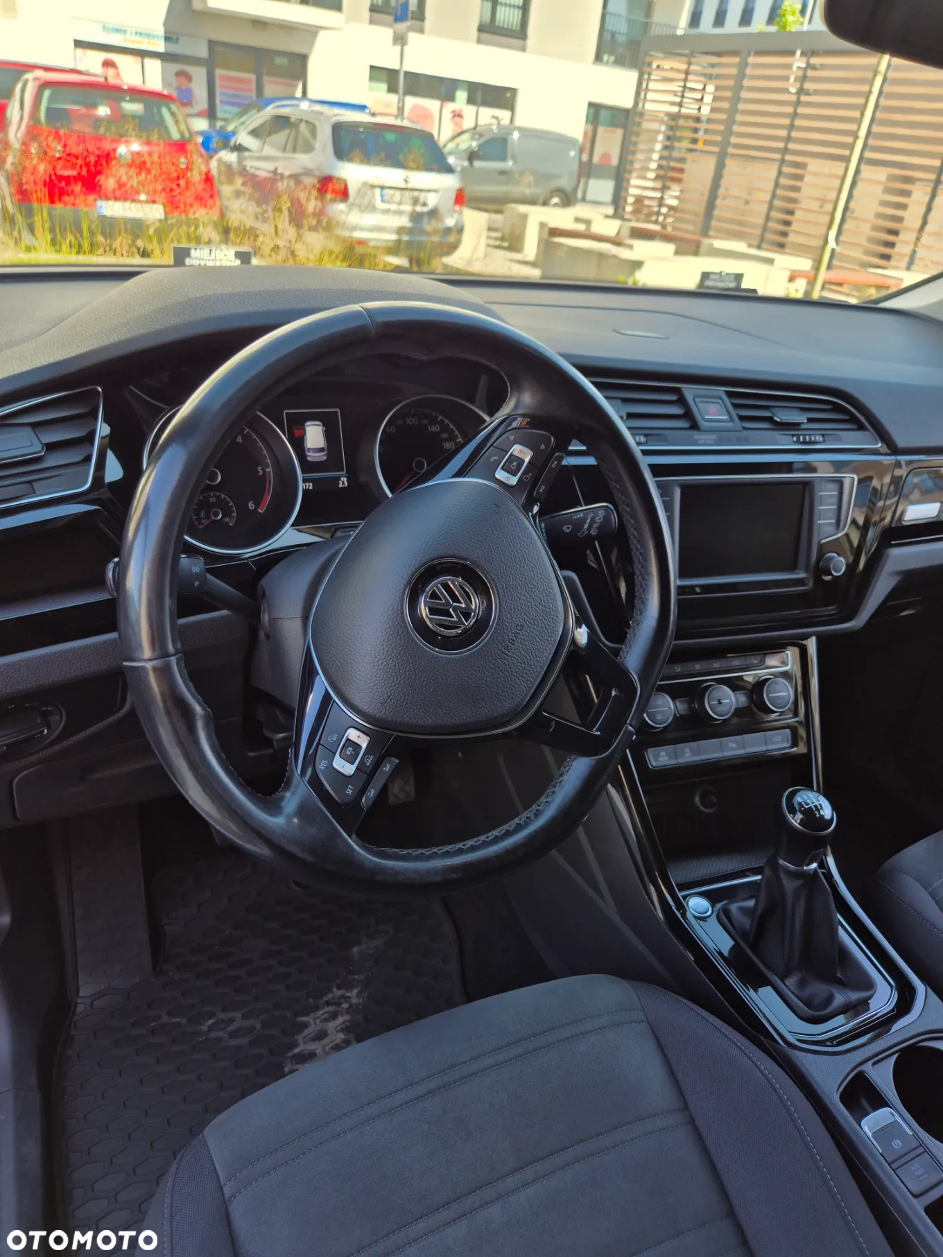 Volkswagen Touran 2.0 TDI BMT Highline - 17